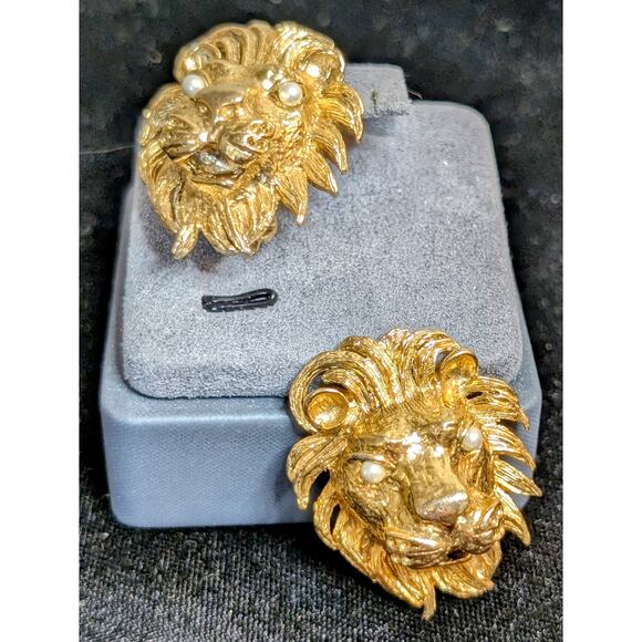 Vintage Gold Tone Pearl Eye Lion Head Clip On Earrings - Picture 1 of 5